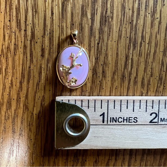 925 Sterling Silver Gold Plated Pink Conch Shell Pendant - Picture 10 of 10